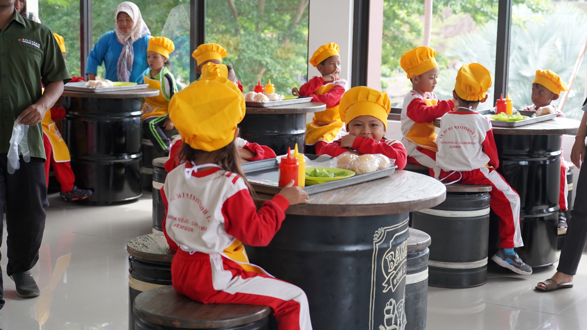 Dokumentasi Wisata Edukasi Anak-anak membuat kue